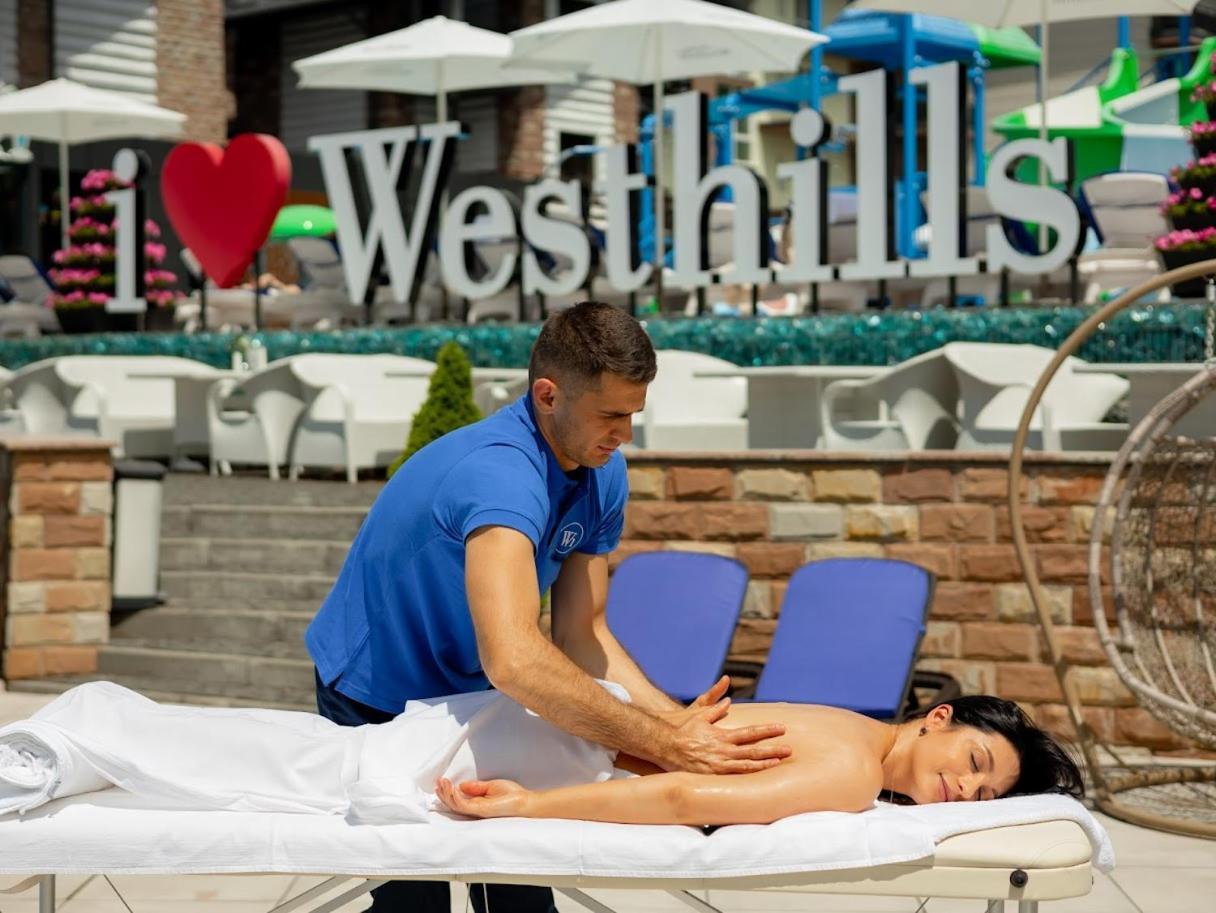 Westhills Cottage Town & Spa 부코벨 외부 사진