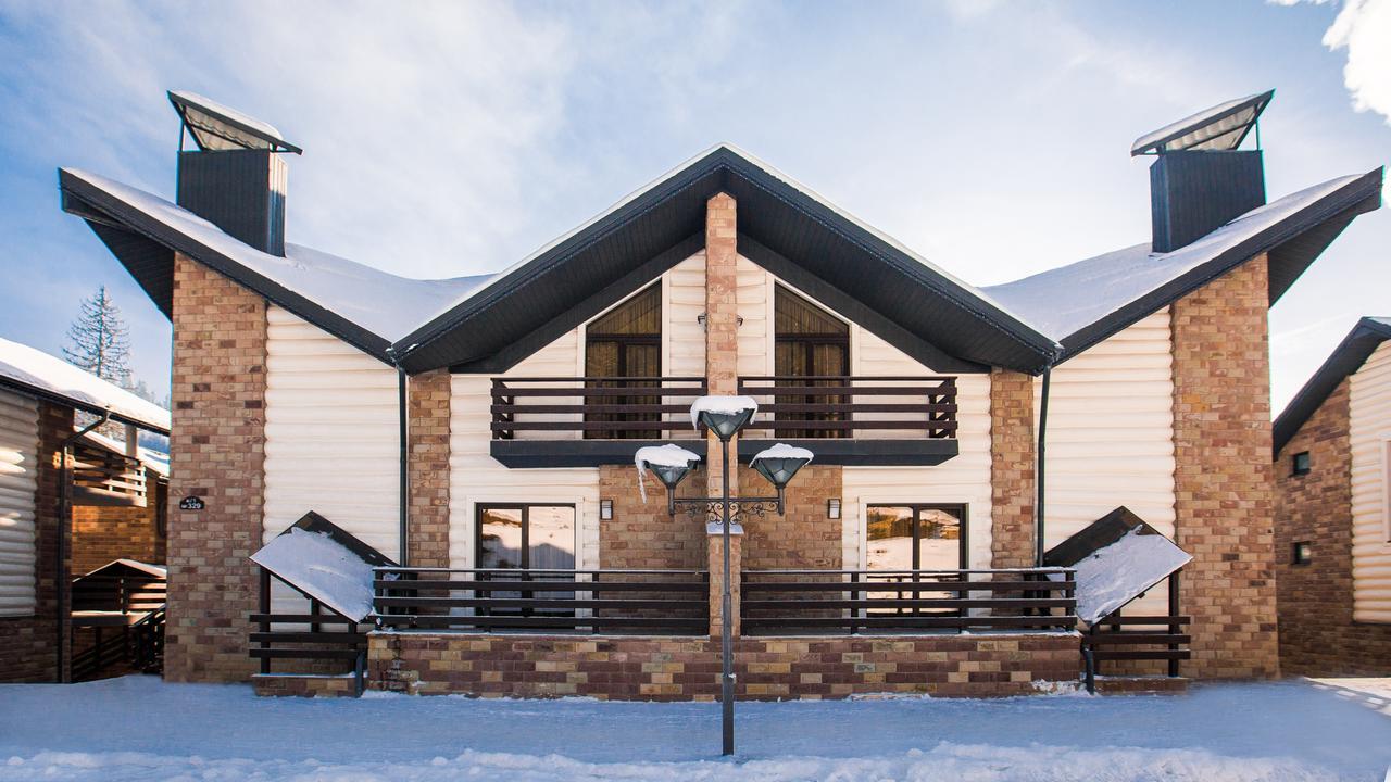Westhills Cottage Town & Spa 부코벨 외부 사진