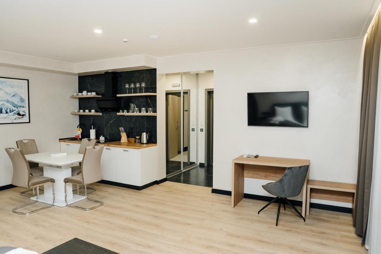 Westhills Cottage Town & Spa 부코벨 외부 사진